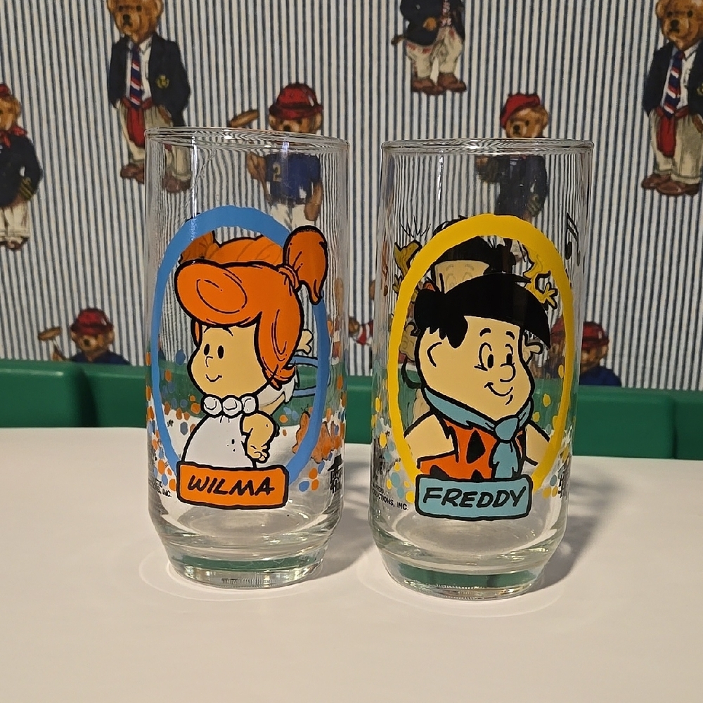 Vintage 80s Wilma and Freddy Cartoon 1986 Glass Set